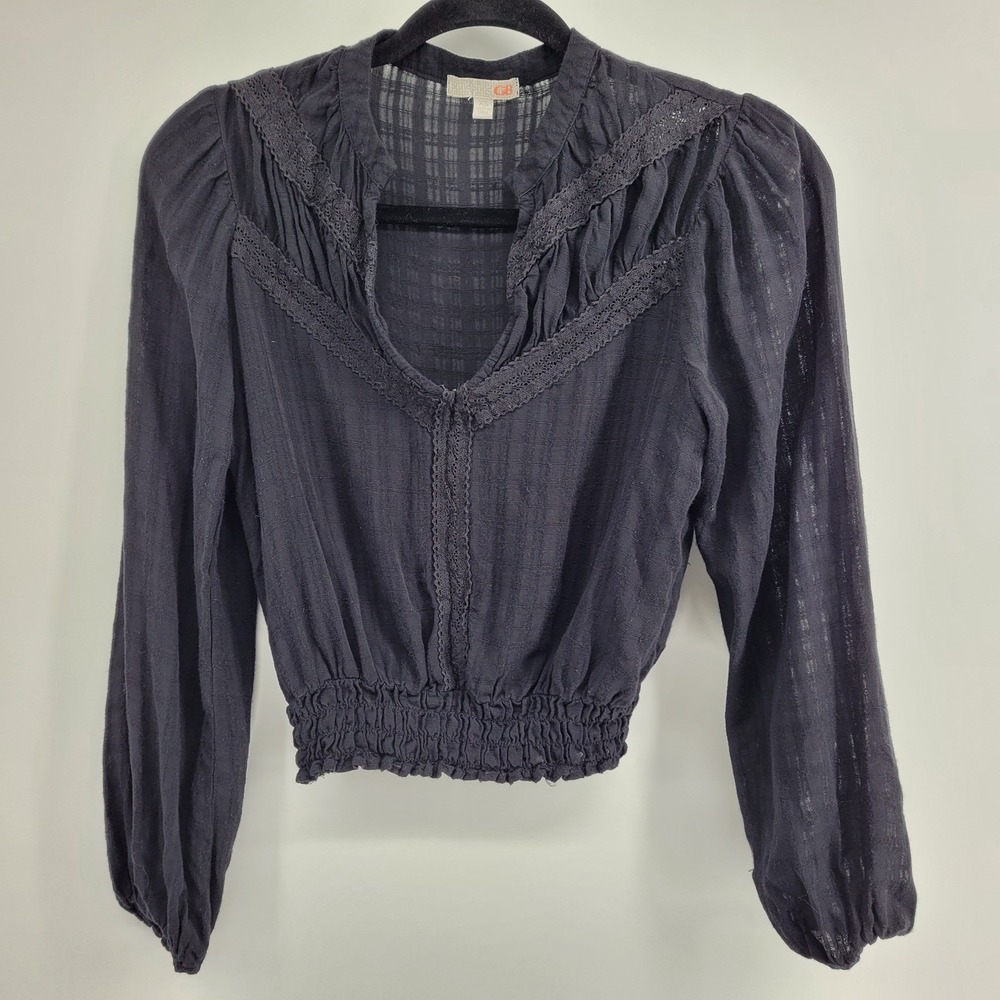 GB Womens XS Black Textured Smocked Lace Trim Balloon Sleeve Cropped Boho Goth